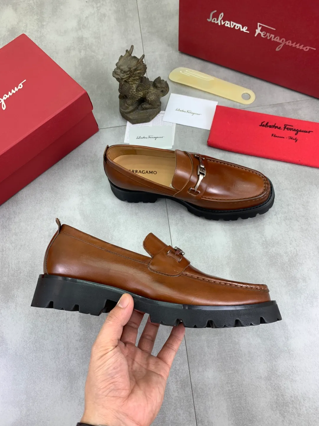 Men's Men's Shoes 💰P480💰[New Style] Water-dyed Niuli 🆘[Salvatore Ferragamo] Ferragamo's latest casual business leather shoes for men! Listed simultaneously! The fabric is made of specially imported original calfskin, and the interior is made of imported water-dyed cowhide. It is absolutely luxurious and leads the fashion trend. Matching code: 38-44 (45 and 46 can be customized) Multiple colors available